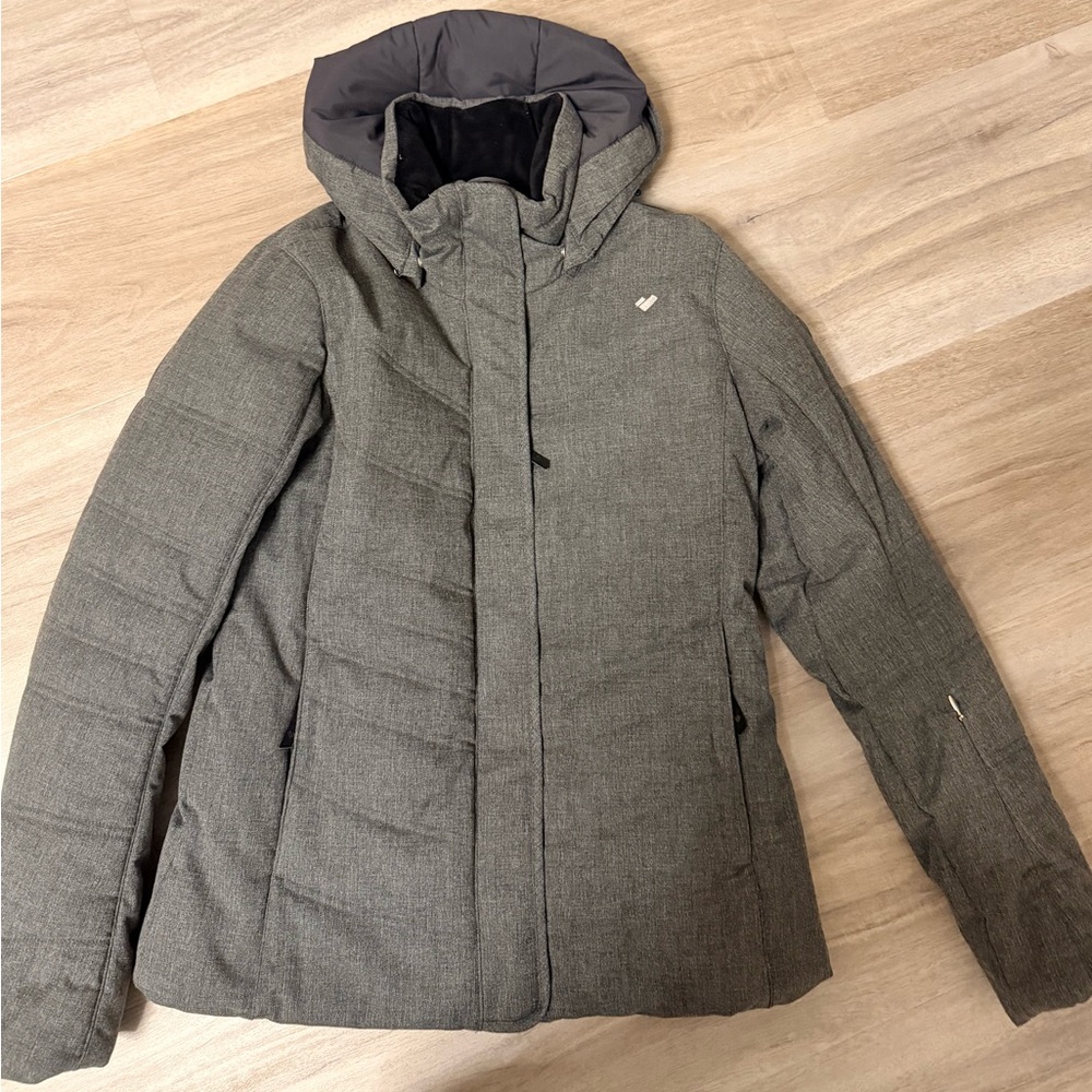 NWOT Obermeyer cost women’s size 4